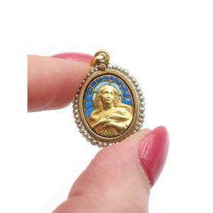 Art Nouveau Holy Mary Pendant In 18 Karat Gold, Plique A Jour Enamel, Translucent