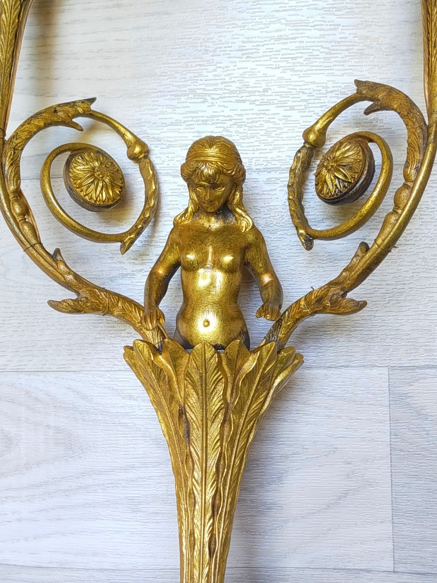 Pair Of Gilt Bronze Sconces In The Bust Of A Louis XVI Style Woman-photo-3