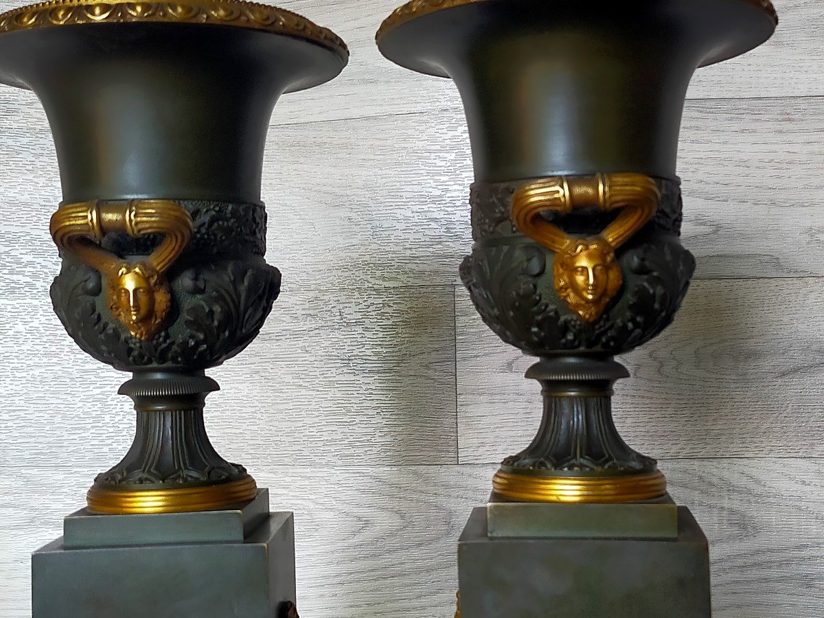 Paire De Cassolettes Vases Medicis En Bronze  -photo-1