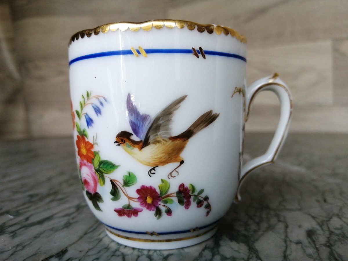 Service à café vintage en porcelaine, décor perles, médaillon fleurs et  oiseau - Videgrenierdunet