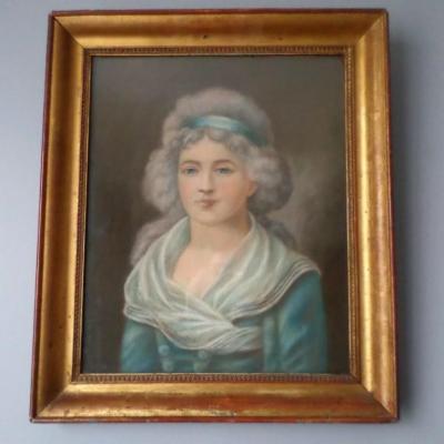 Portrait Jeune Femme De Qualit&eacute; Pastel 