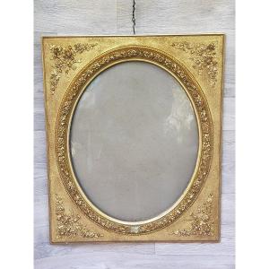 Louis XVI Style Frame With Oval View Gilded With Gold Leaf For Portrait