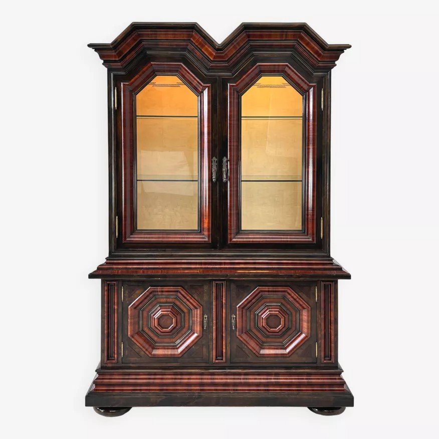 Baroque Style Backlit Display Cabinet In Wood, Glass And Velvet-photo-1