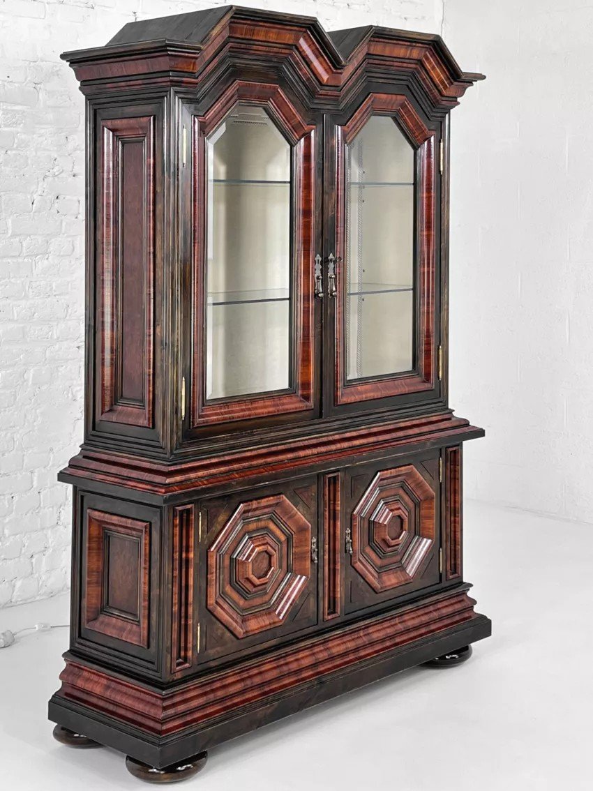 Baroque Style Backlit Display Cabinet In Wood, Glass And Velvet-photo-4