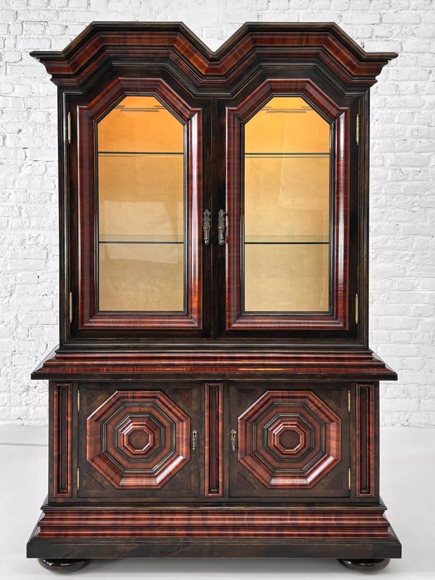 Baroque Style Backlit Display Cabinet In Wood, Glass And Velvet-photo-5