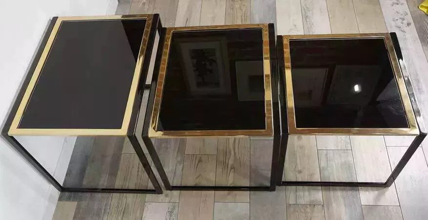 70s Nesting Side Tables In Black Lacquered And Gold Plated Metal -photo-3