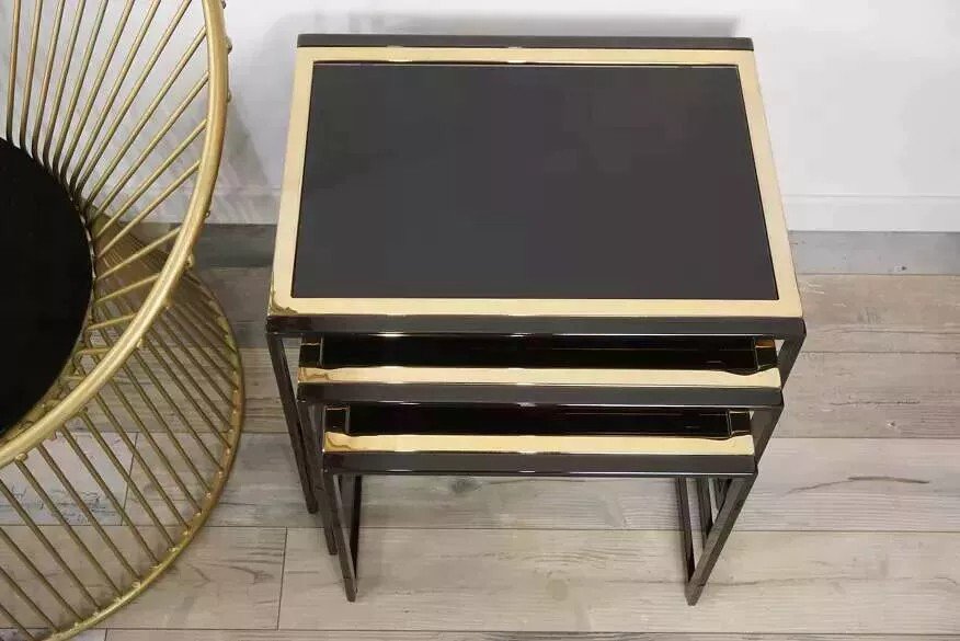 70s Nesting Side Tables In Black Lacquered And Gold Plated Metal -photo-1