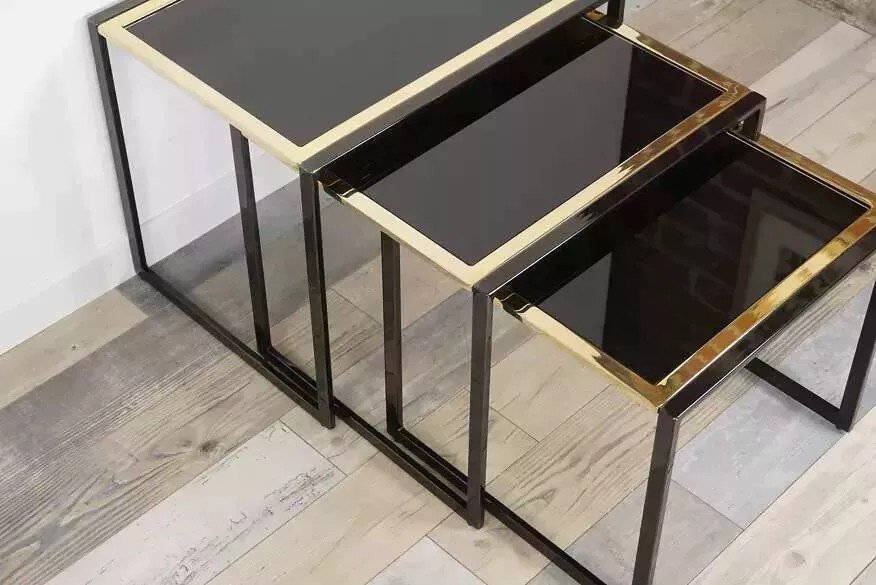 70s Nesting Side Tables In Black Lacquered And Gold Plated Metal -photo-6