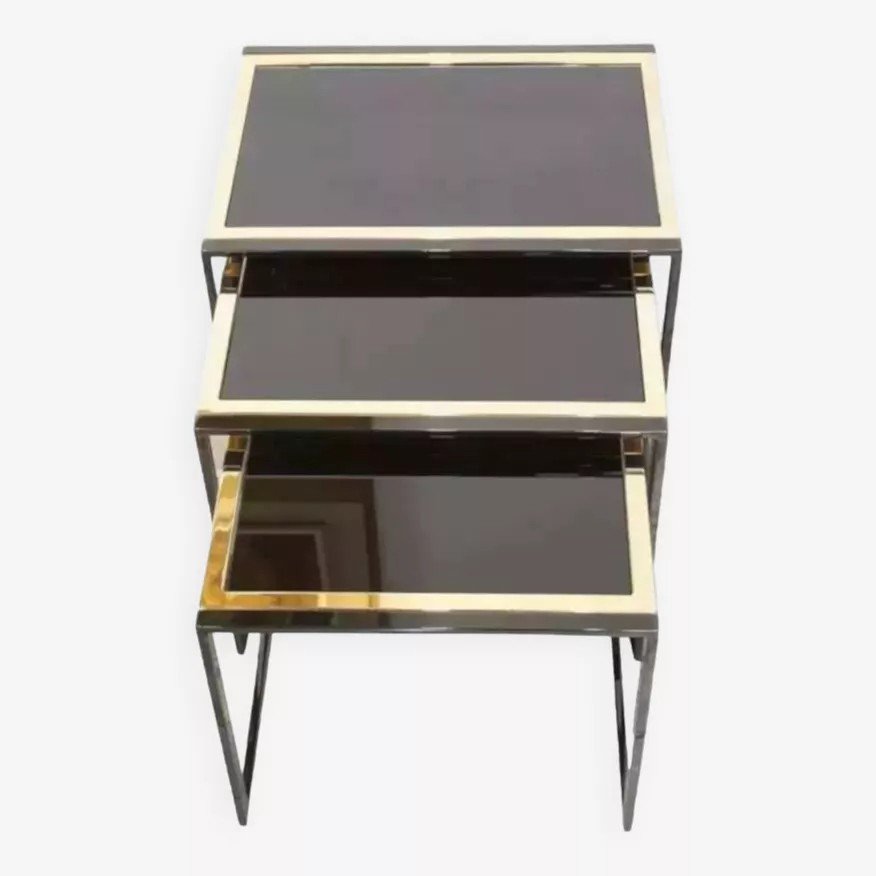 70s Nesting Side Tables In Black Lacquered And Gold Plated Metal 