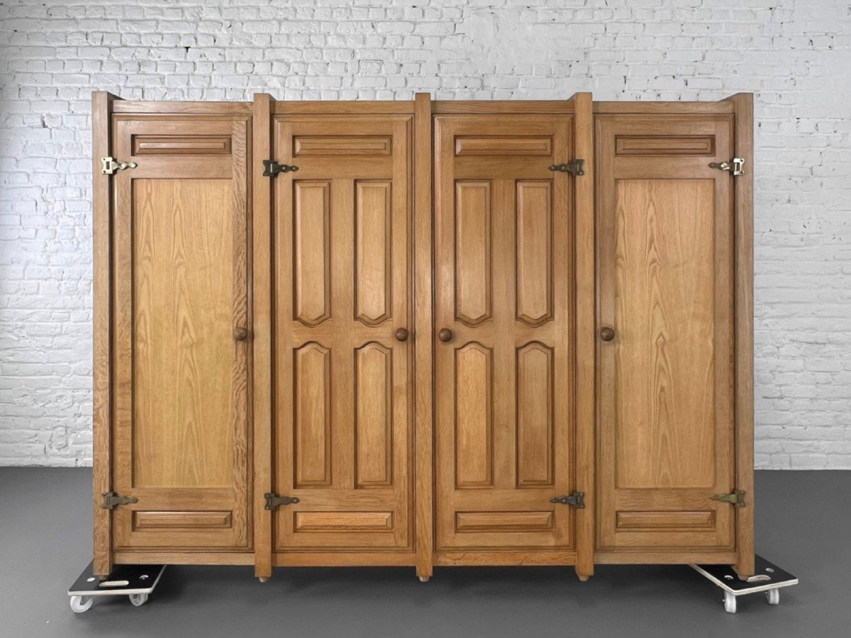 Armoire En Chêne Et Laiton Par Guillerme Et Chambron, 1960s-photo-1