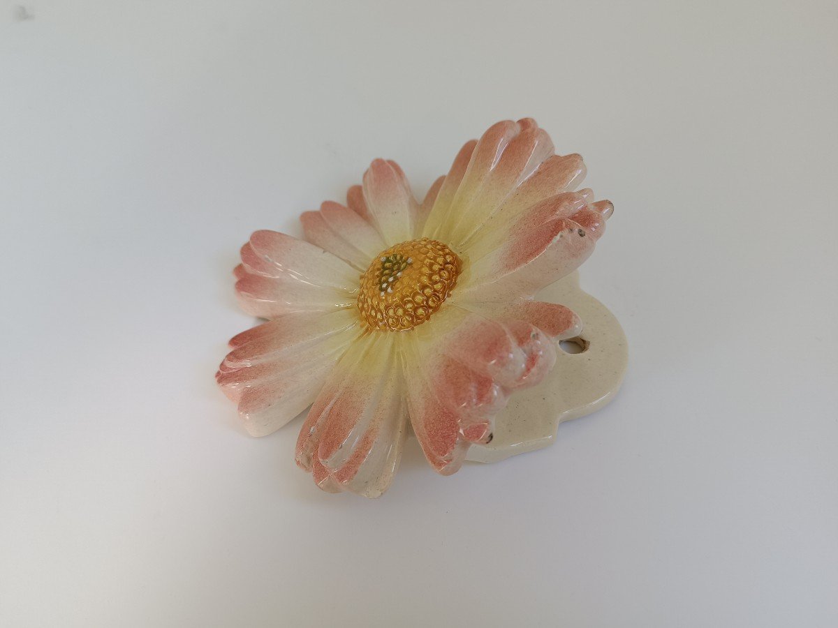 Majolica - Daisy Wall Pocket By Delphin Massier-photo-3