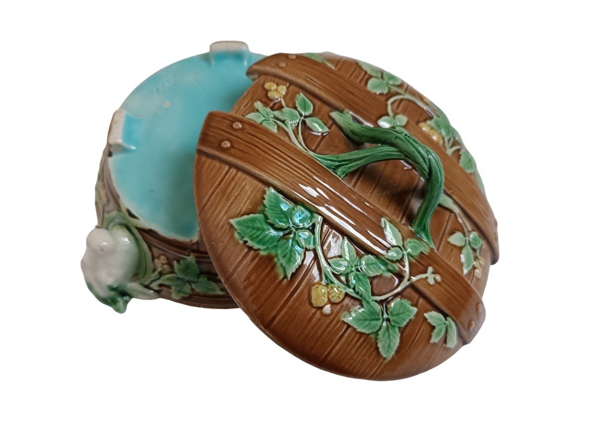 A Minton Majolica Chestnut Serving Dish (circa 1873) 