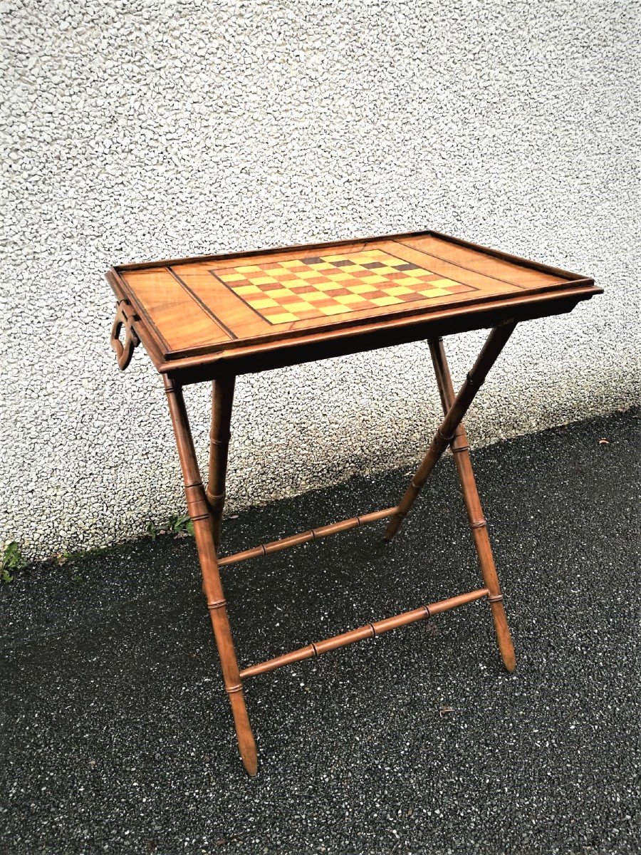 Table de voyage en bois d'olivier, milieu du XIXème siècle.