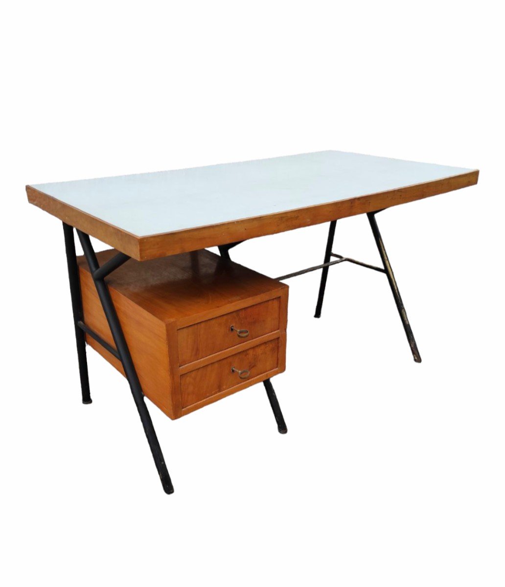 Bureau central de style industriel, Italie des années 1950