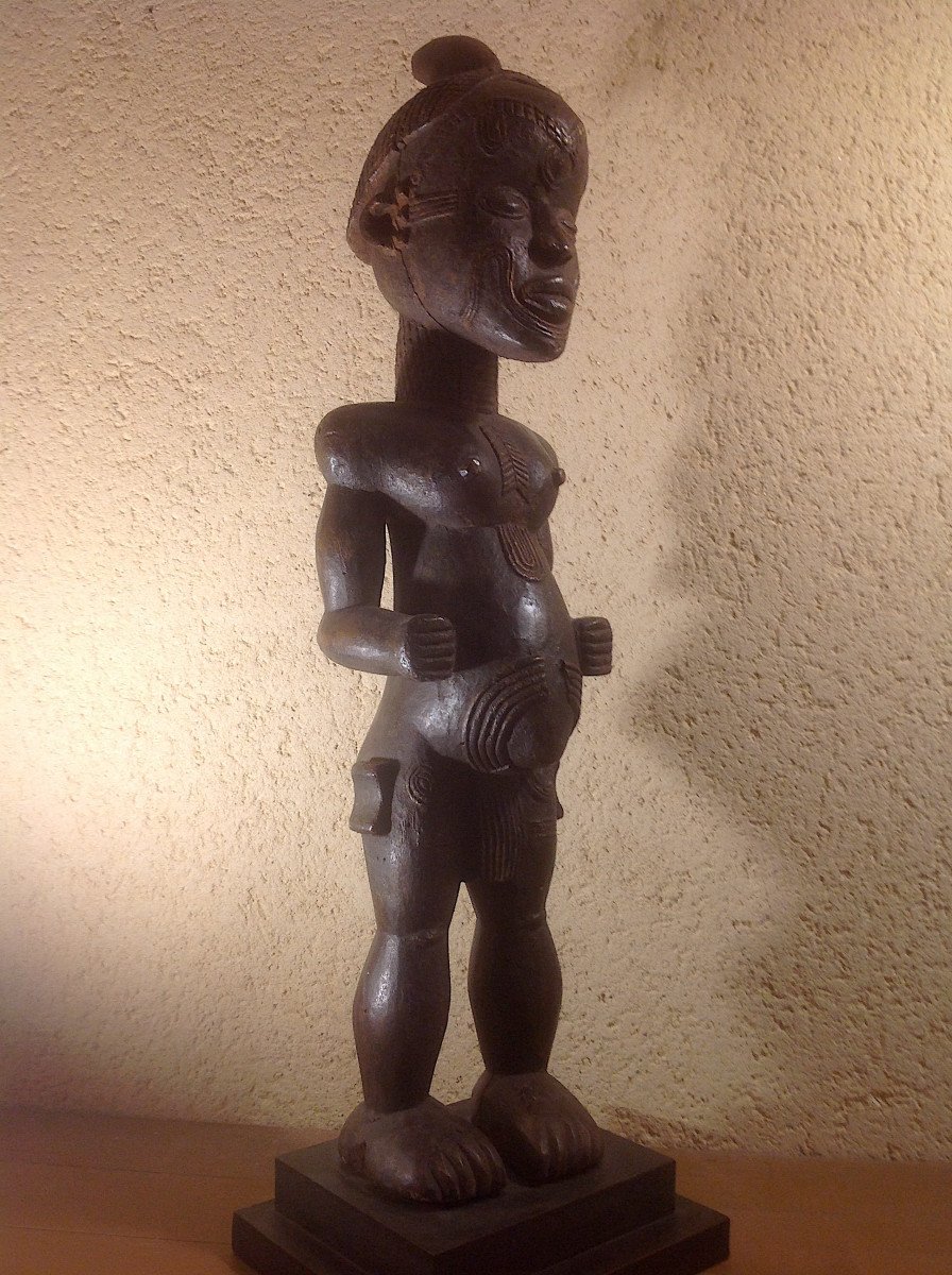 Luluwa Warrior From Zaire