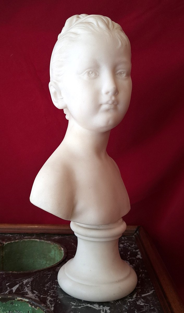 After Houdon - Bust Of Louise Brongniart In Marble