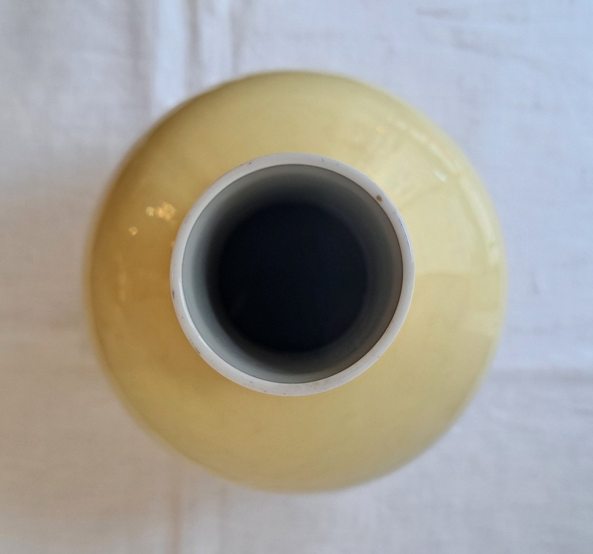 Vase Jaune En Porcelaine De Chine-photo-4