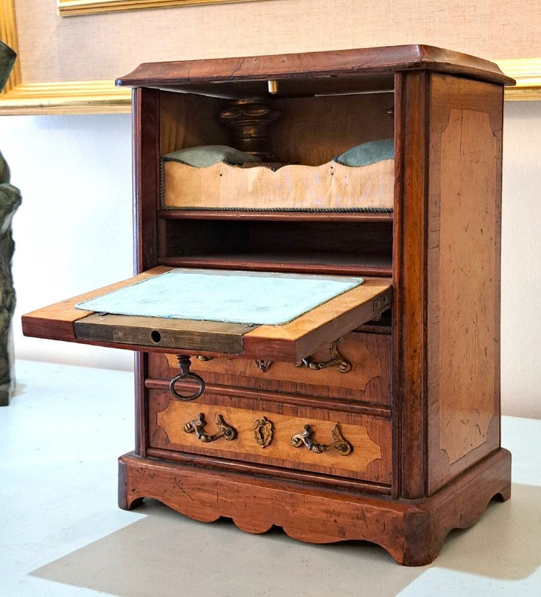 Cabinet Coffret formant Serre-bijoux Meuble Miniature d'époque XIXème