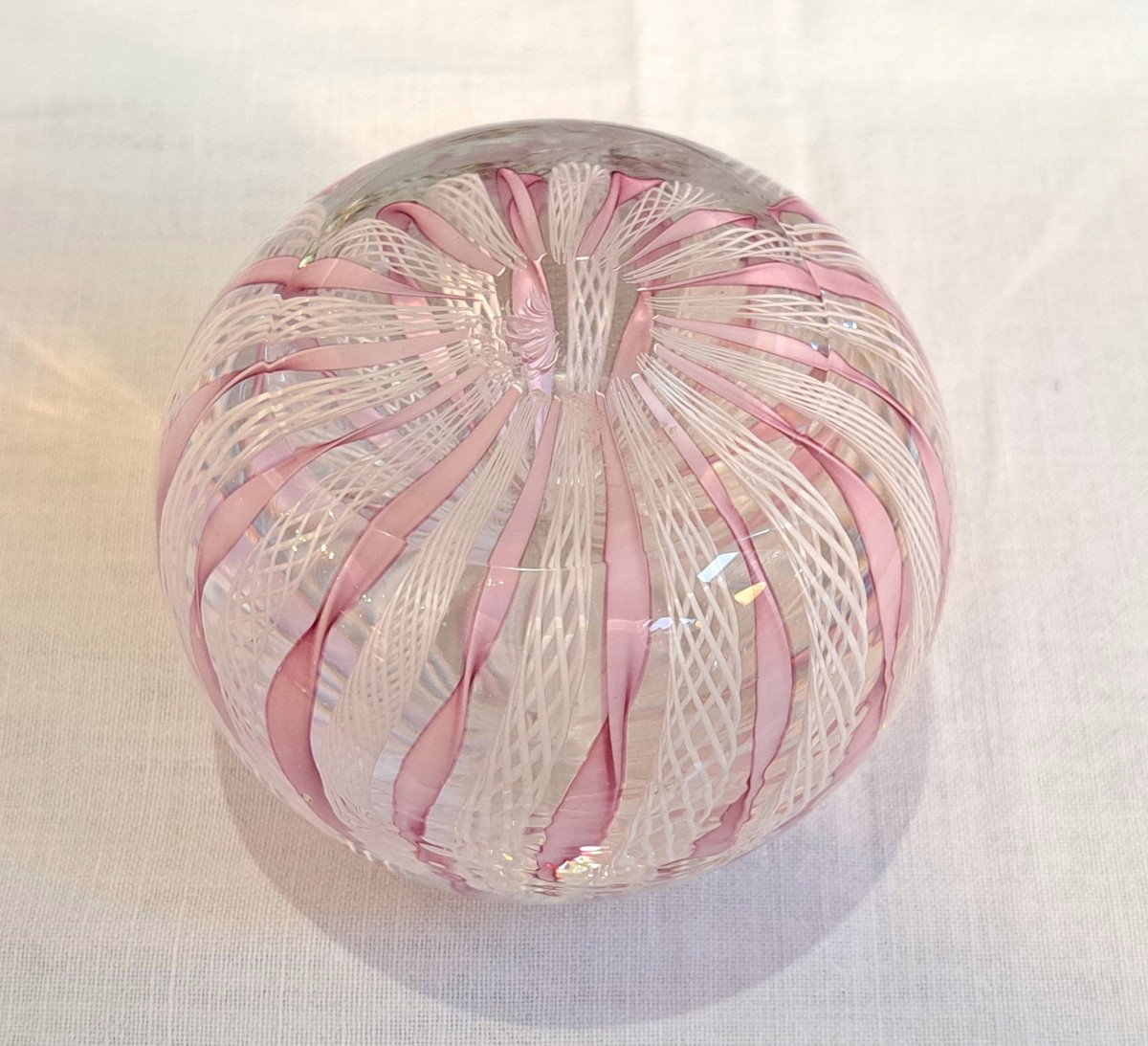 Boule Presse-papiers Latticino Rose Et Blanc Murano-photo-1