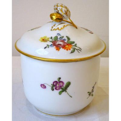 18th Century Porcelain sugar-bowl And Cover