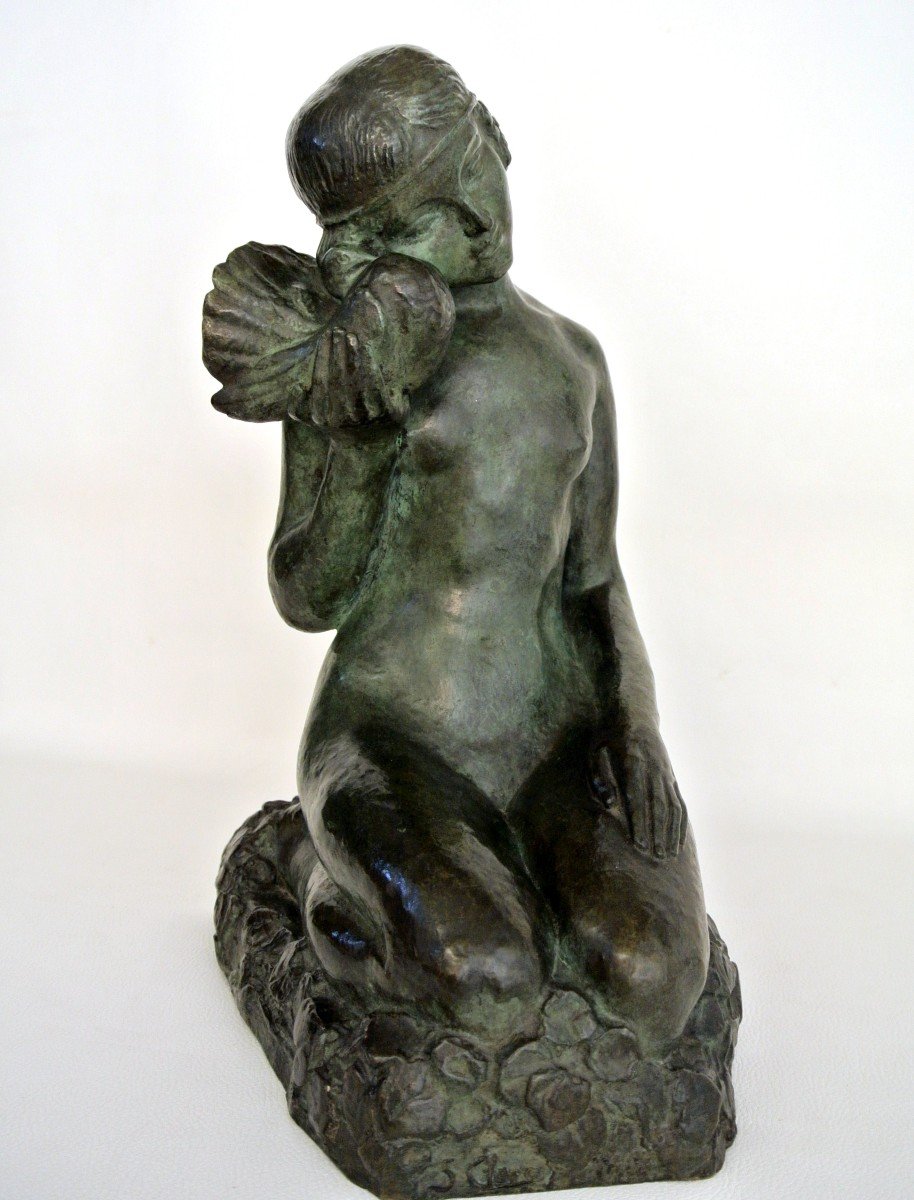 "Jeune Fille à la colombe" bronze signé Sylvestre Clerc 