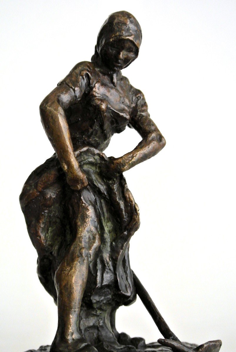 "peasant Woman Pulling Up Her Stockings" Statuette Signed Gaston Broquet-photo-3