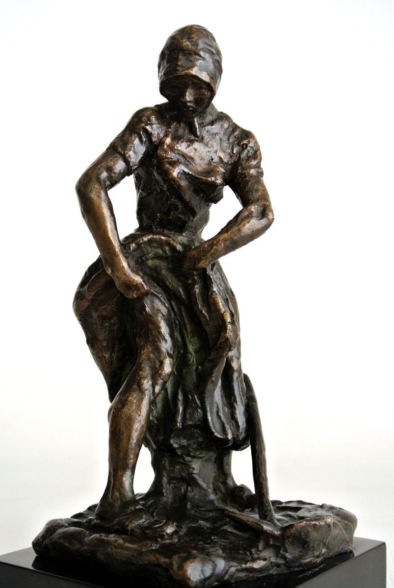 "peasant Woman Pulling Up Her Stockings" Statuette Signed Gaston Broquet