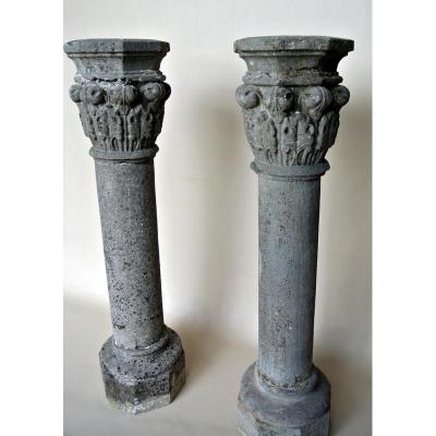Paire de colonnes en pierre de Volvic