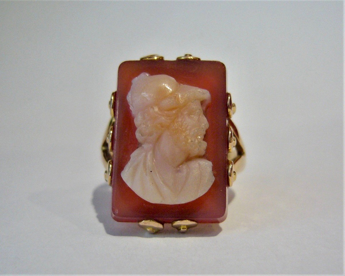 Bague En Or Ornée Du Dieu Mars Sur Agate