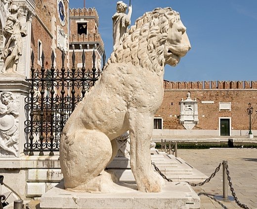 Paire De Lions En Marbre,  Venise. -photo-6