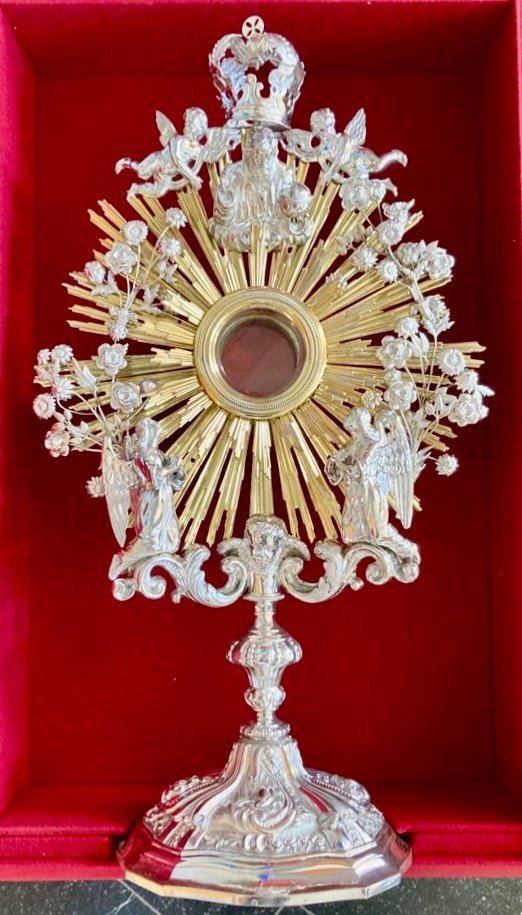 Monstrance With Adoring Angels