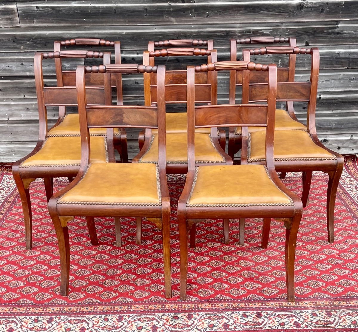 Suite De 8 Chaises En Acajou D’époque 19ème 