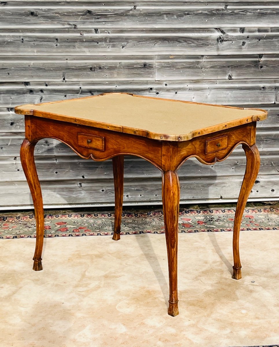 Table à jeux en noyer d’époque louis XV 