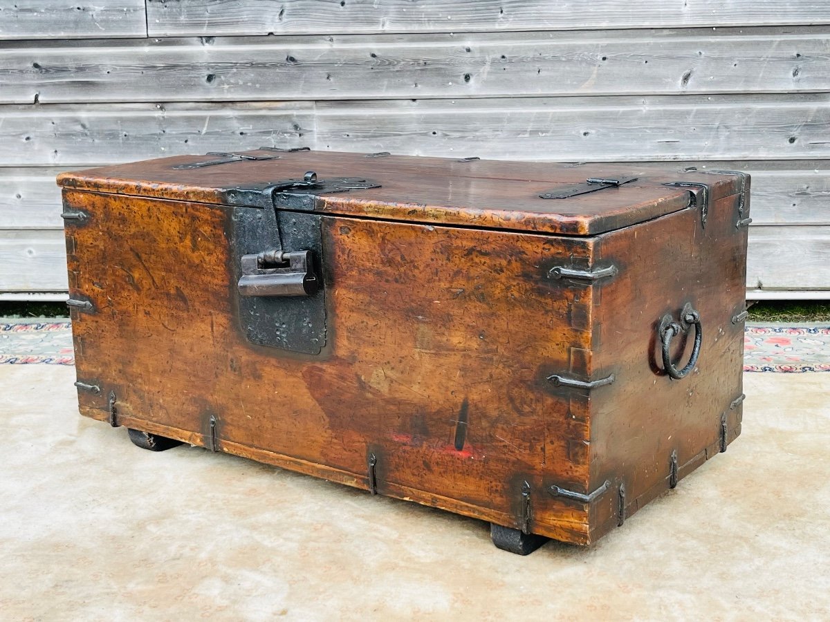 Travel Chest From South East Asia From The 18th Century-photo-1