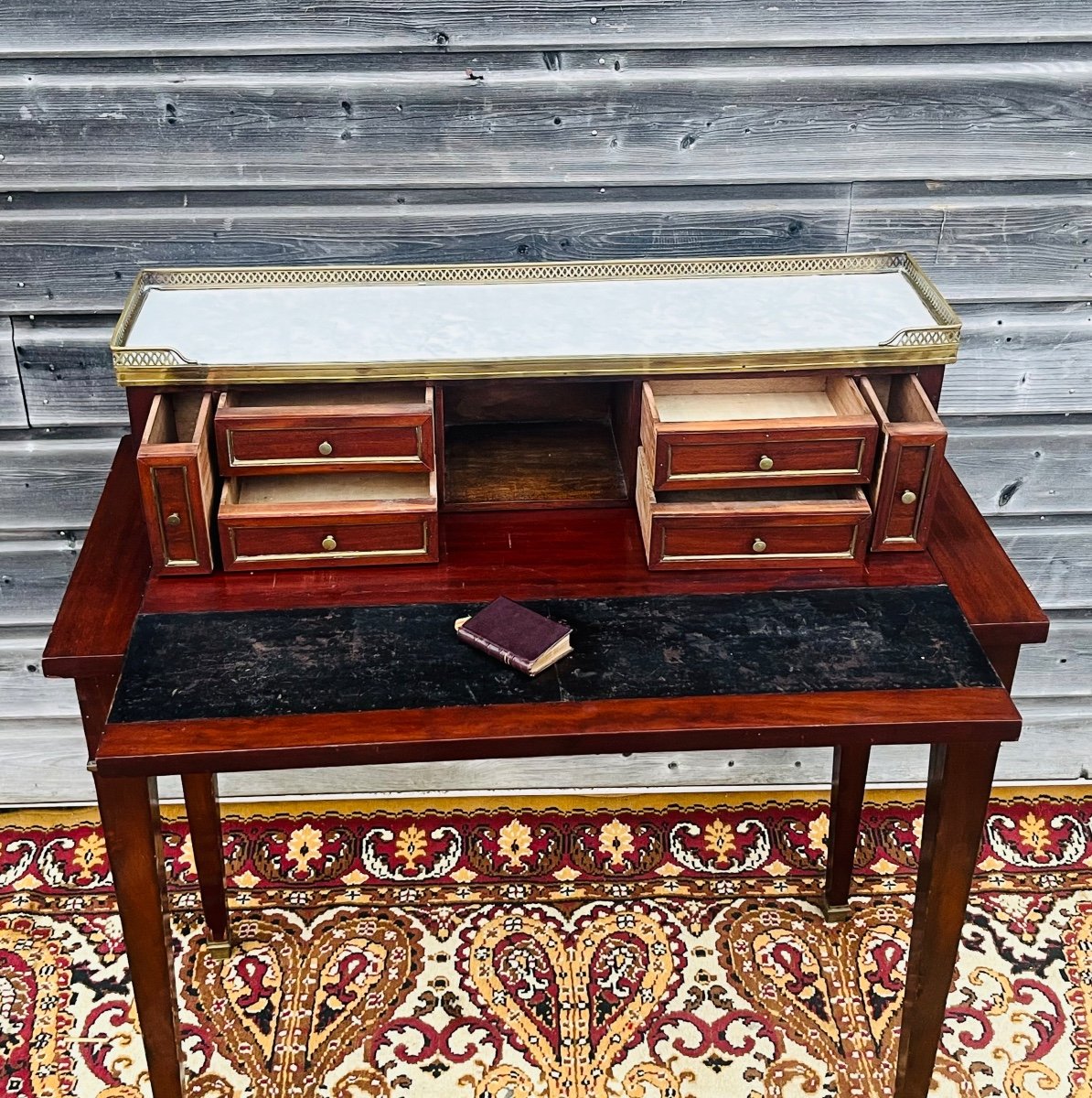 Bureau bonheur du jour  louis XVI en acajou d’époque napoléon III 