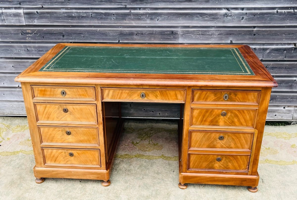 Bureau à caisson en acajou d’époque restauration 