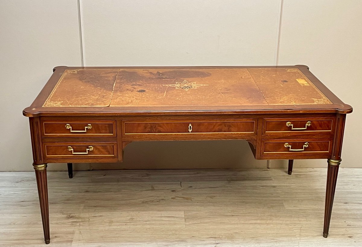 Large Louis XVI Flat Desk In Mahogany From The 19th Century 