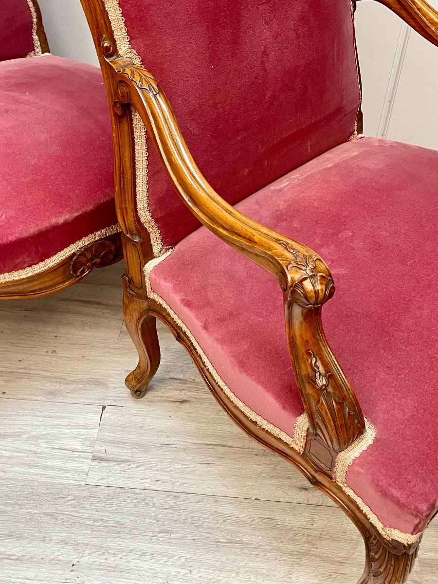 Mobilier de salon en noyer de style Louis XV -photo-4