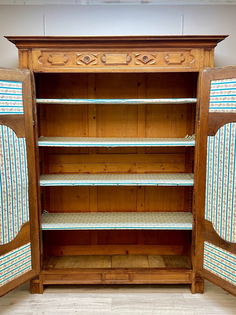 Beautiful Walnut Cabinet From The 18th Century -photo-3