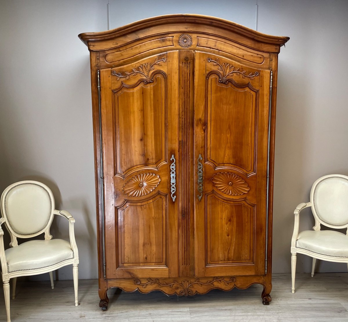 Beautiful Provençal Cherry Wood Cabinet From The Louis XV Period -photo-3