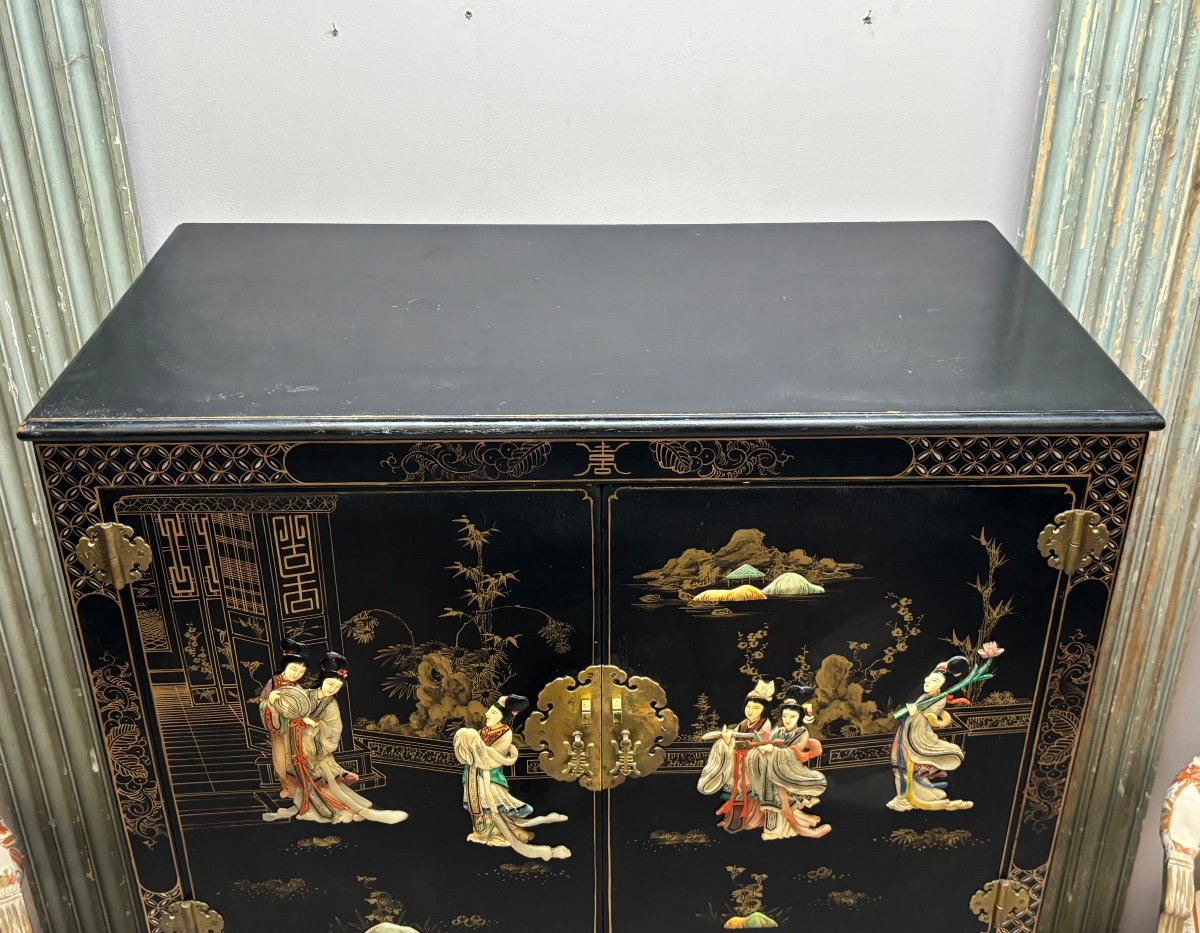 Chinese Wardrobe In Mother-of-pearl Lacquer And Hard Stones -photo-4