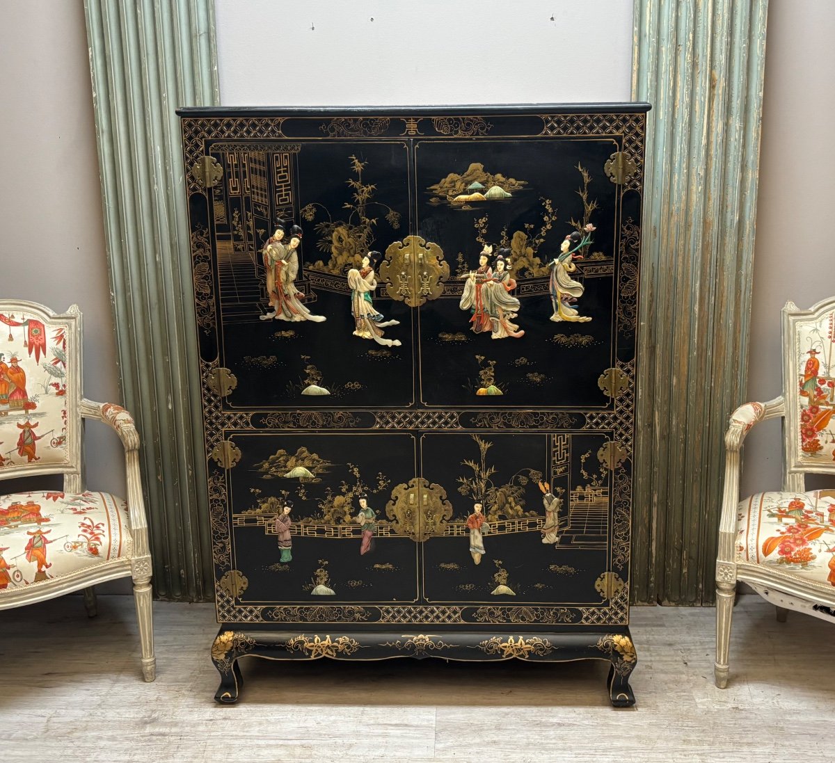 Chinese Wardrobe In Mother-of-pearl Lacquer And Hard Stones 