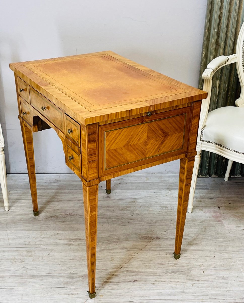 Small Louis XVI Marquetry Desk -photo-3