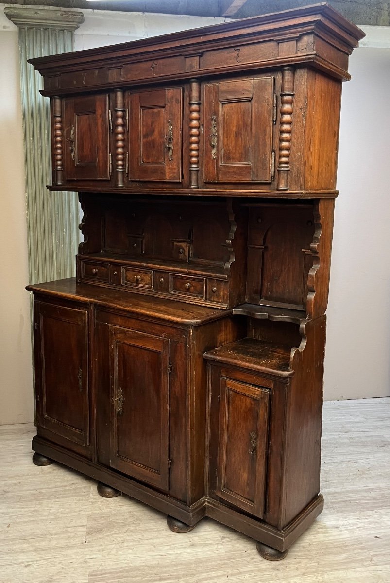 Large And Rare Walnut Buffet From The 17th Century -photo-2