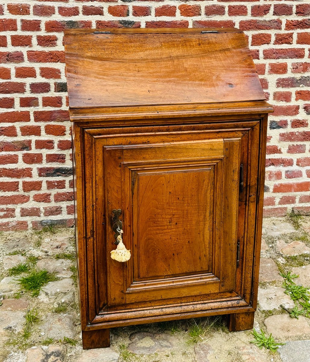 Confiturier Forming Writing Case In Walnut From The 18th Century 