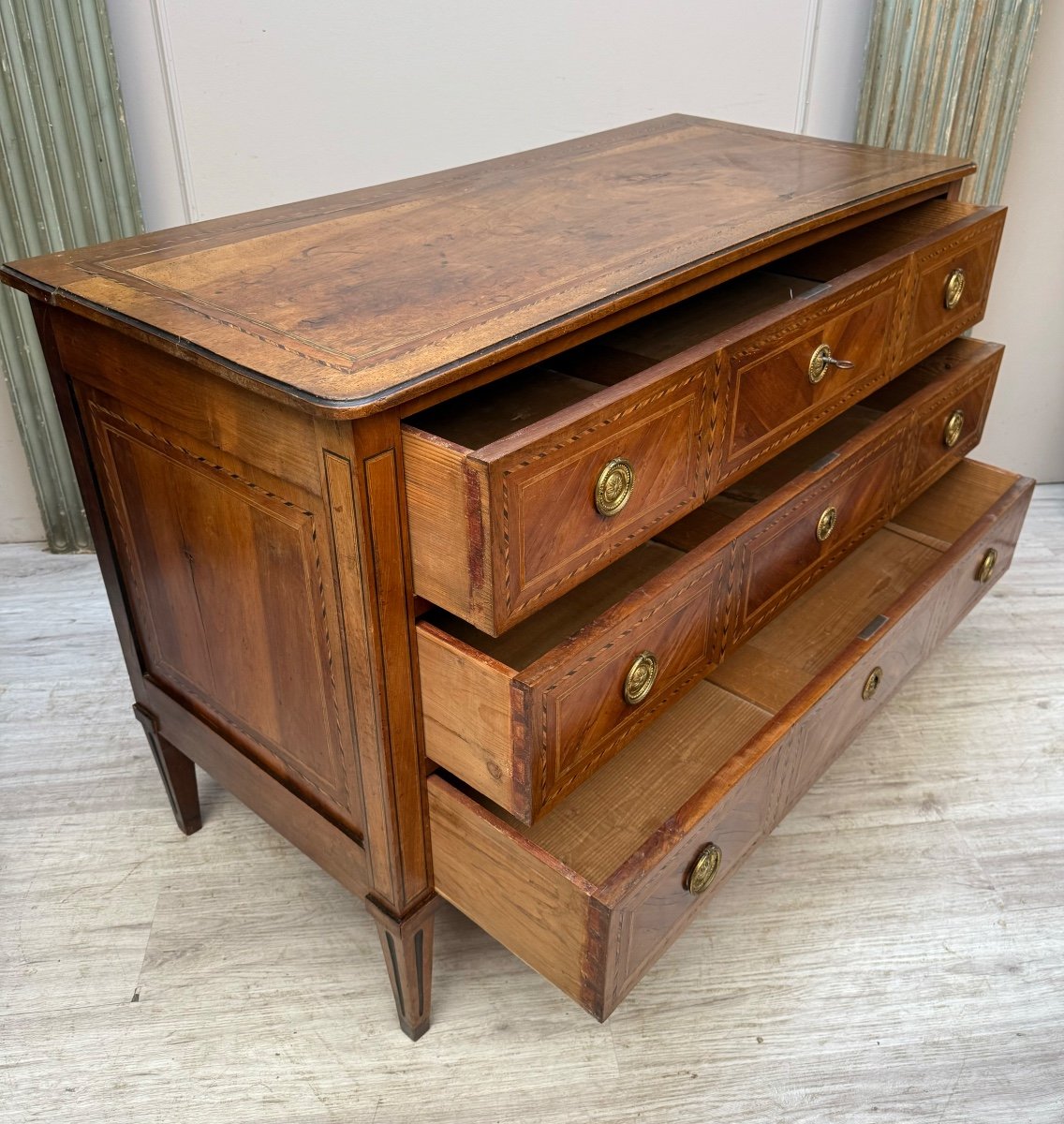 Louis XVI Marquetry Chest Of Drawers -photo-2