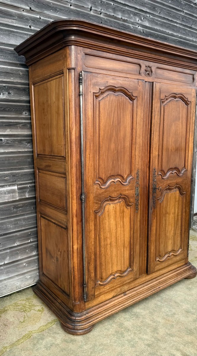 18th Century Burgundy Walnut Cabinet -photo-3