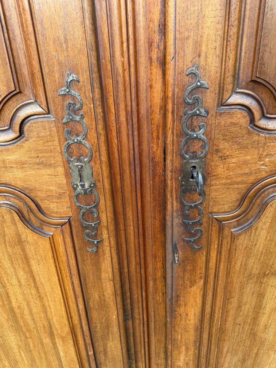 18th Century Burgundy Walnut Cabinet -photo-4