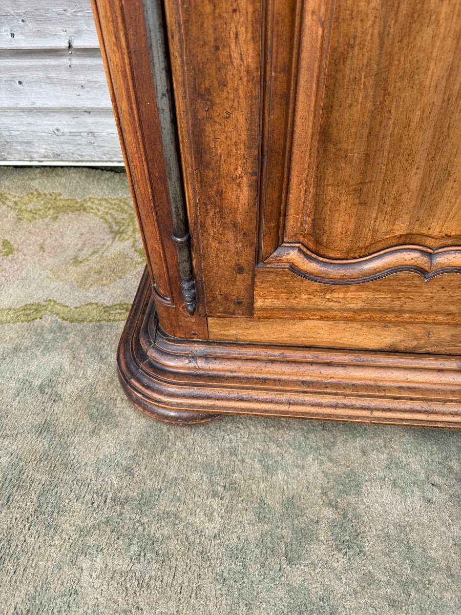 18th Century Burgundy Walnut Cabinet -photo-4