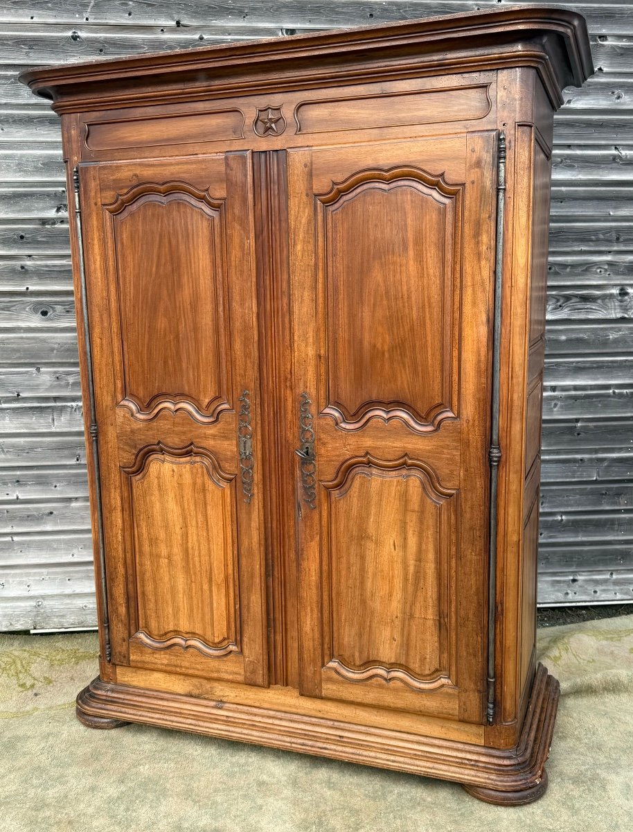 18th Century Burgundy Walnut Cabinet -photo-8